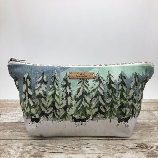 Husky in the Wilderness Cosmetic Bag