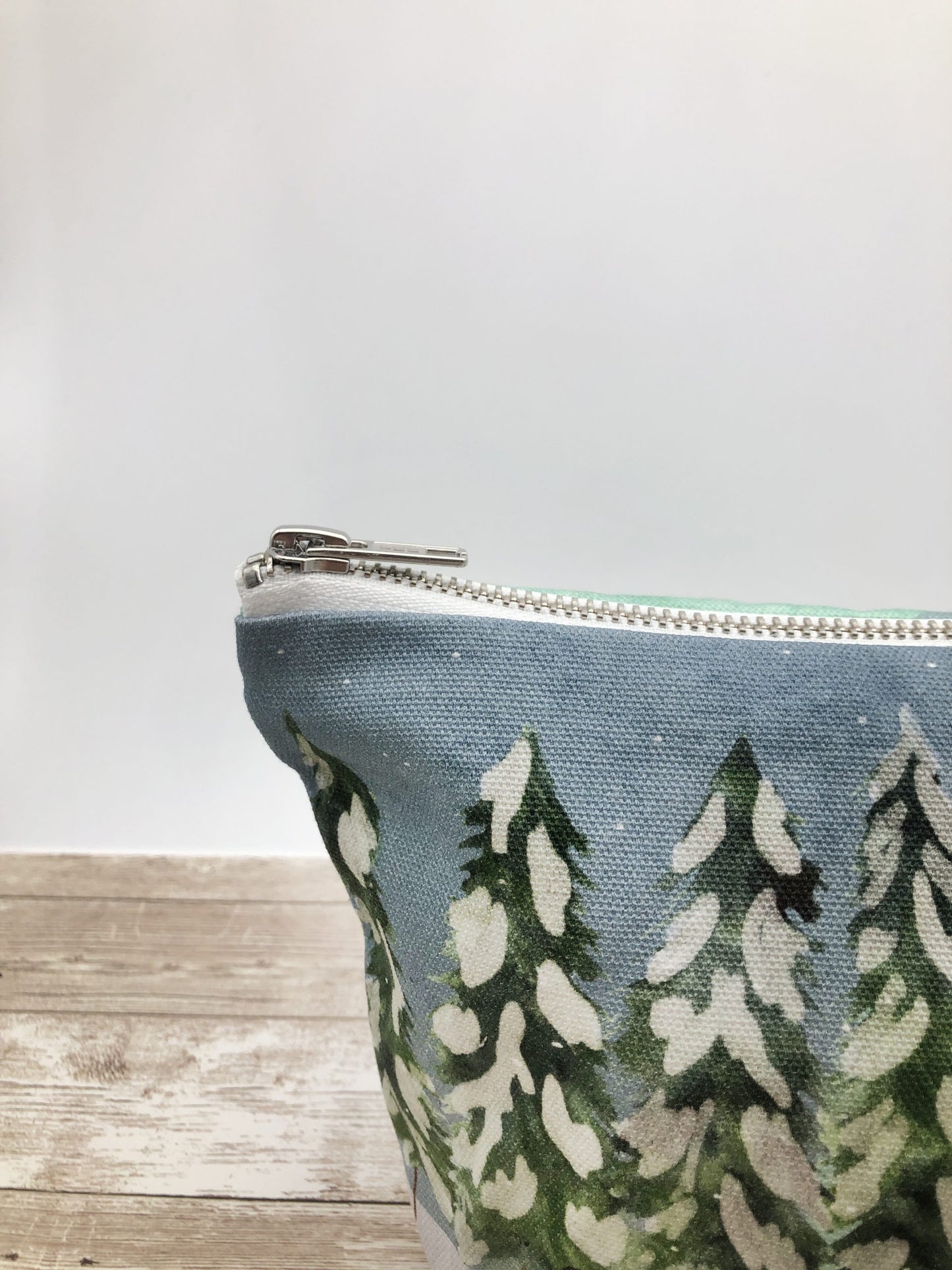 Husky in the Wilderness cosmetic bag